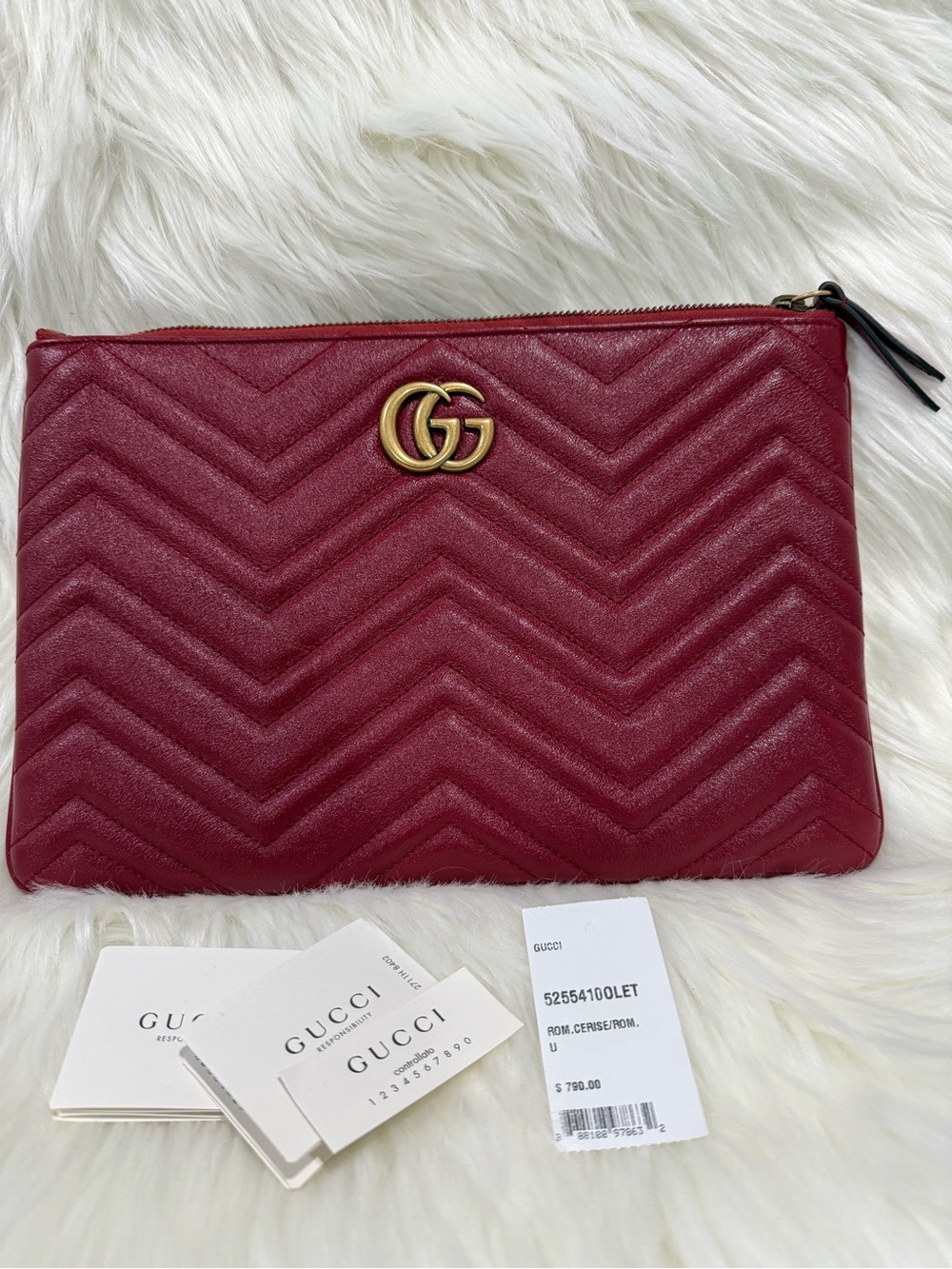 Gucci leather pouch in burgundy and beige